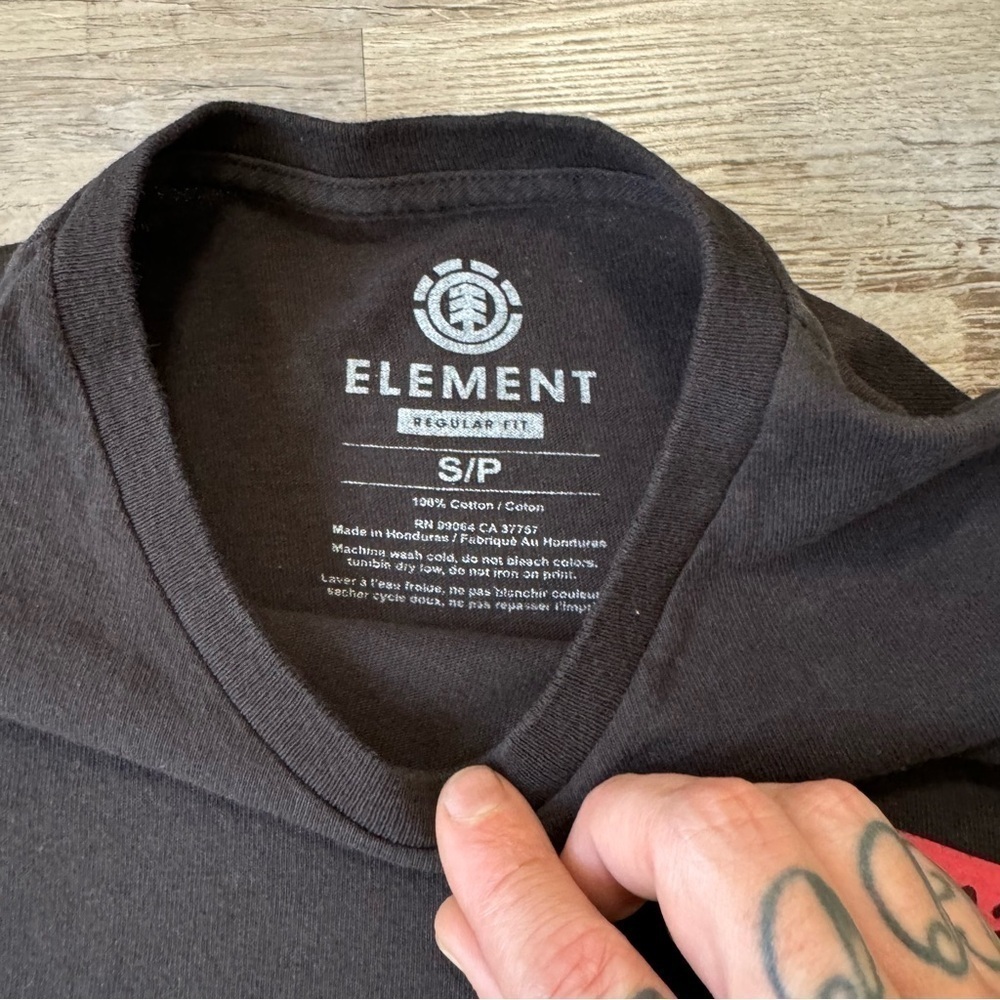 Element black and red skate t shirt Budweiser graphic style men’s S 17x26 - Picture 5 of 5
